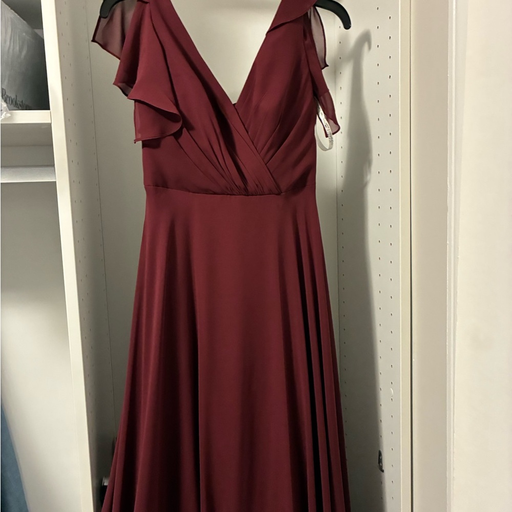 Chic Maroon Maxi Dress with Ruffle Sleeves